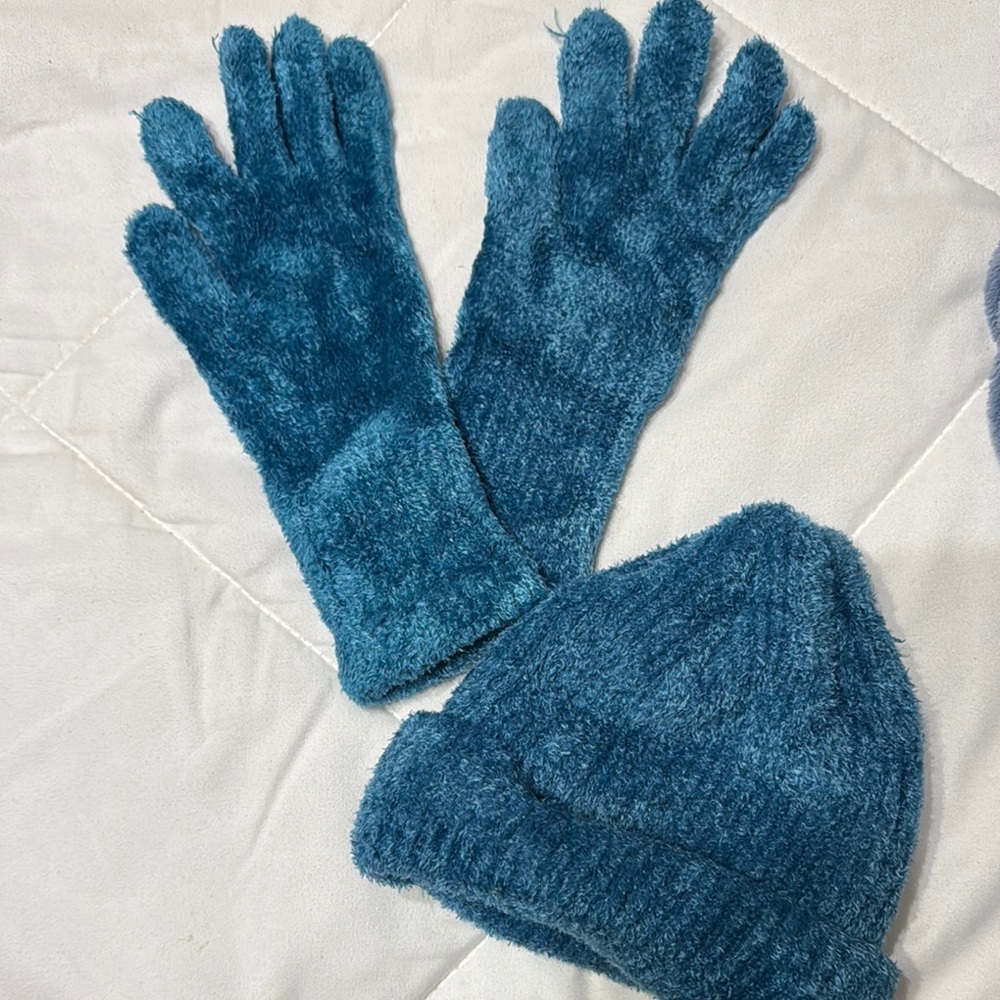 Cozy Teal Knit Hat and Gloves Set